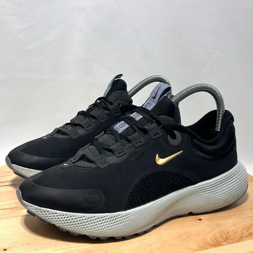 Nike Wmns React Escape Run 'Dark Smoke Grey Metallic Gold Coin' CV3817-005- 7.5